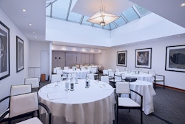 COMO Metropolitan London  - White Room image 4