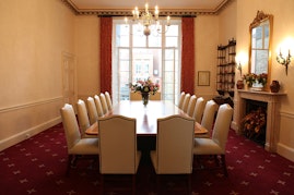 No.11 Cavendish Square - Treasurers Room image 3